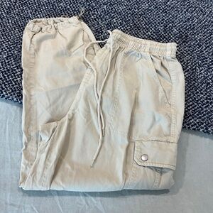 Time and tru beige parachute cargo pants (L)